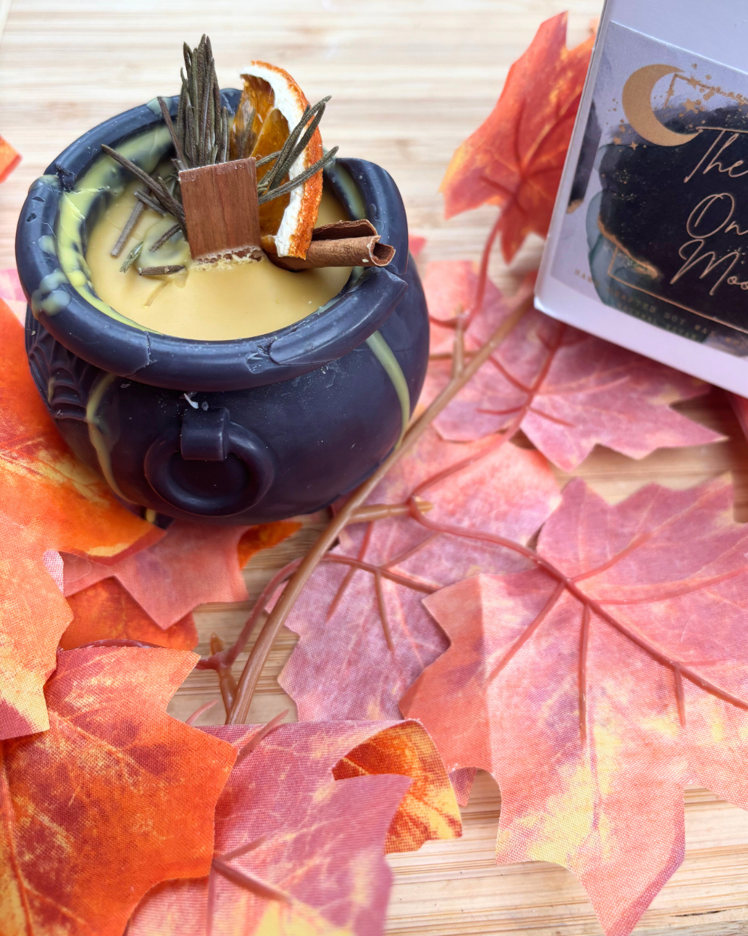 Cauldron candle, Mabon candle  spice scent. Autumn Decoration | Fall Witchy Halloween candle crackling wick (Copy)