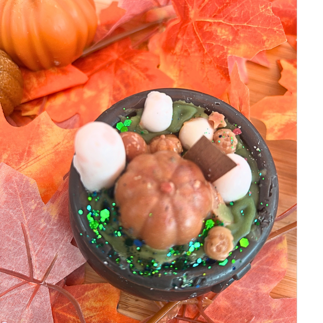 Cauldron candle, pumpkin spice scent. Autumn Decoration | Fall Witchy Halloween candle crackling wick